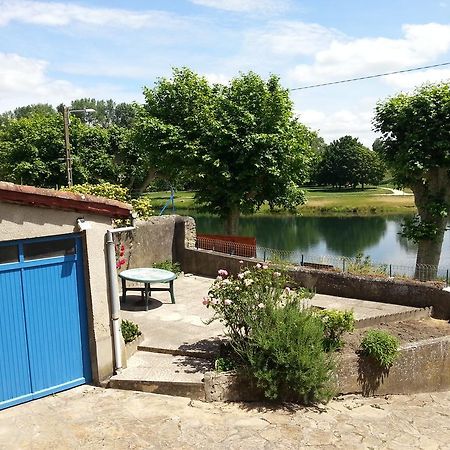 Le Gite Du Port Saint-Pierre-de-Boeuf Oda fotoğraf